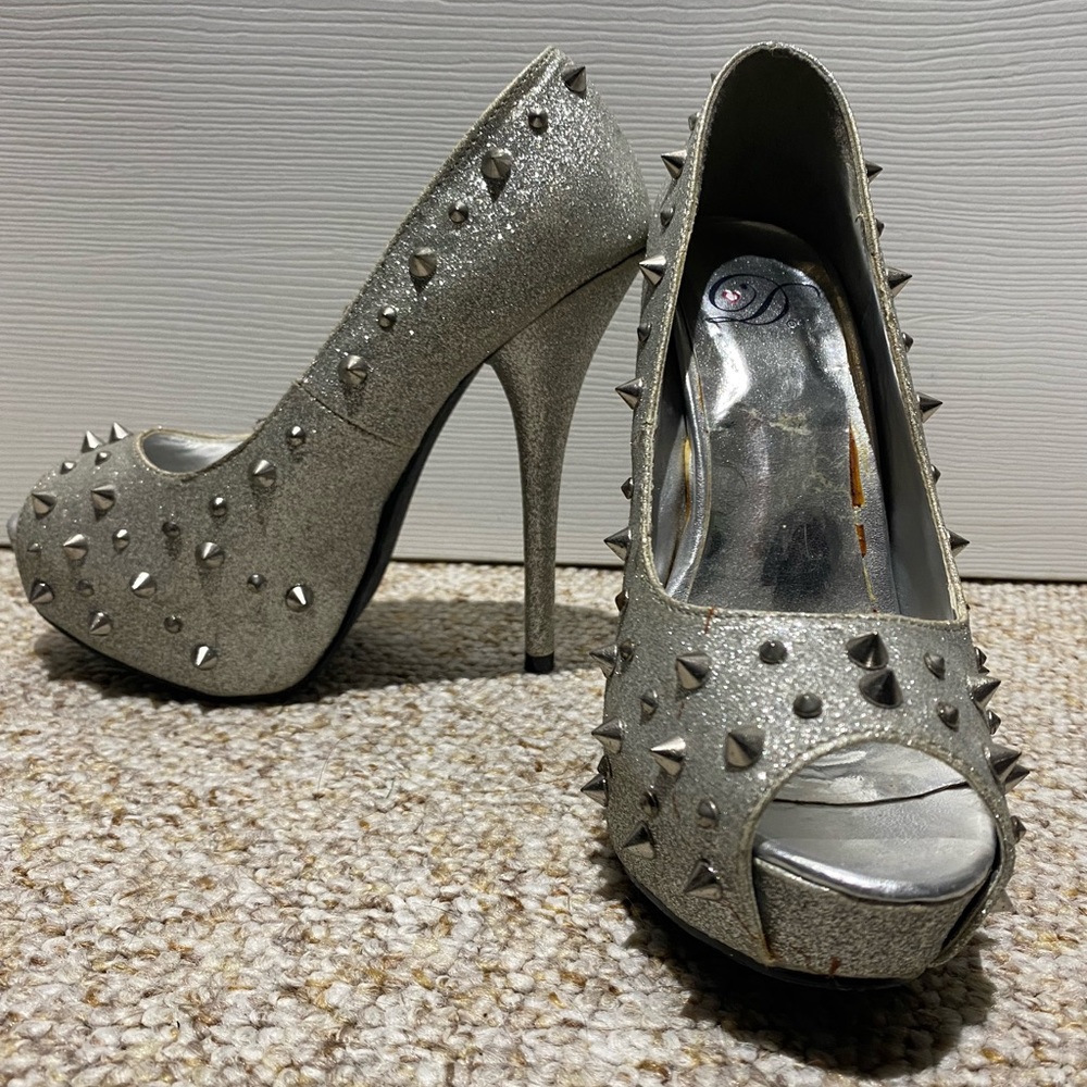 Size 6 Silver Glitter Stiletto